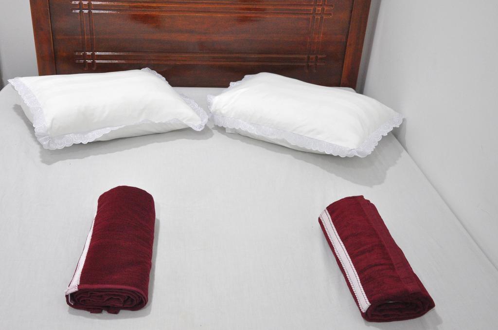 Sun Up Hotel Katunayaka Habitación foto